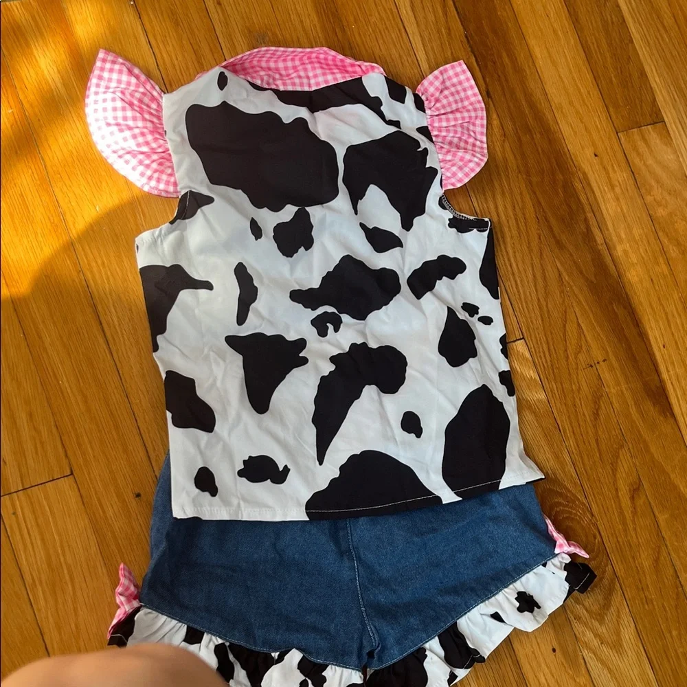 Cow Print Top and Denim Shorts Set - Picture 4 of 4